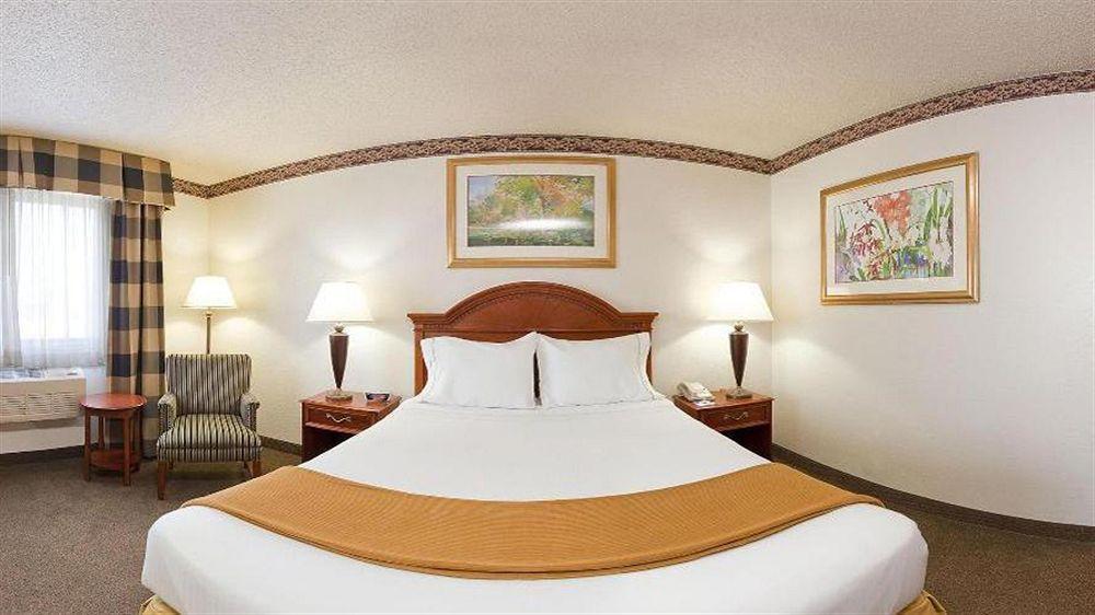 Holiday Inn Express & Suites Johnstown By Ihg Extérieur photo