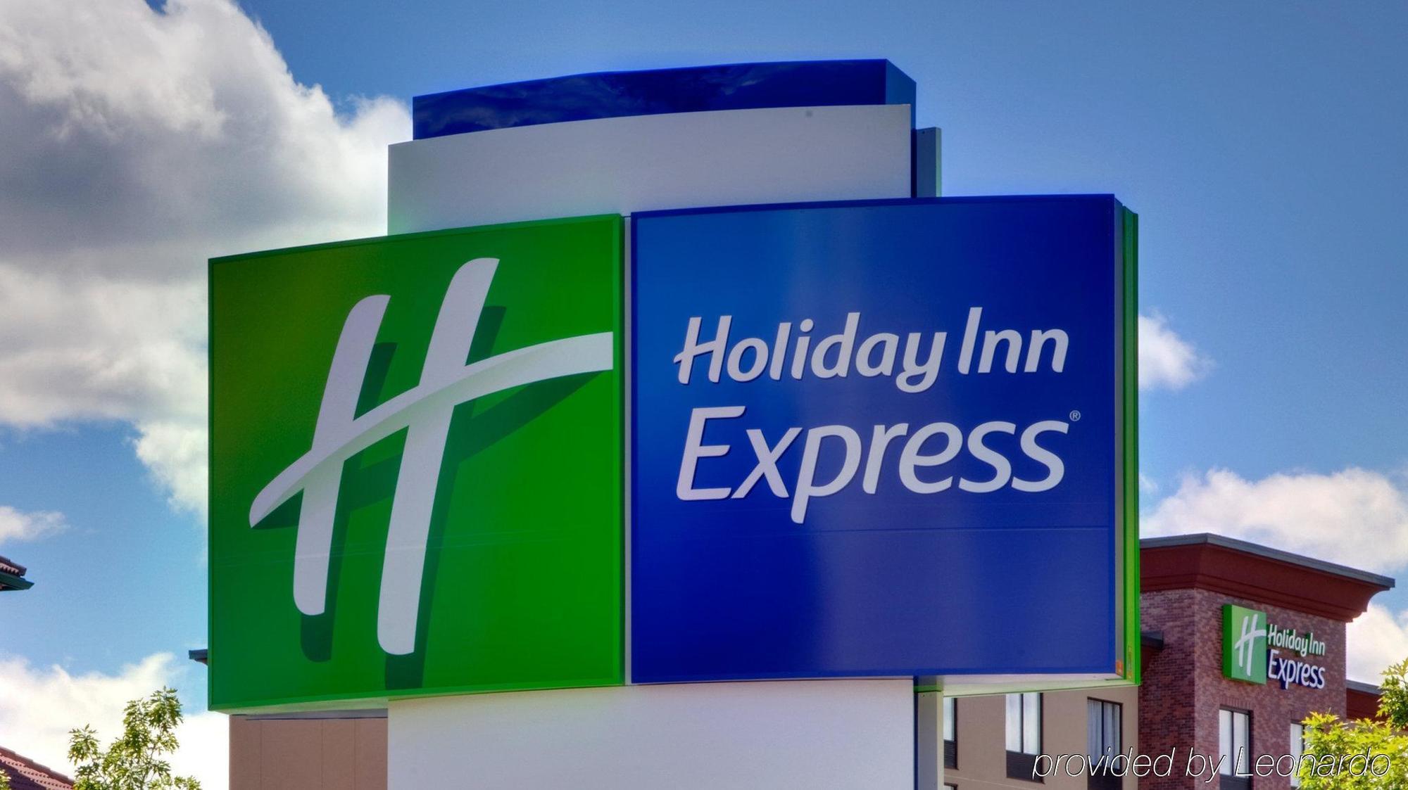Holiday Inn Express & Suites Johnstown By Ihg Extérieur photo