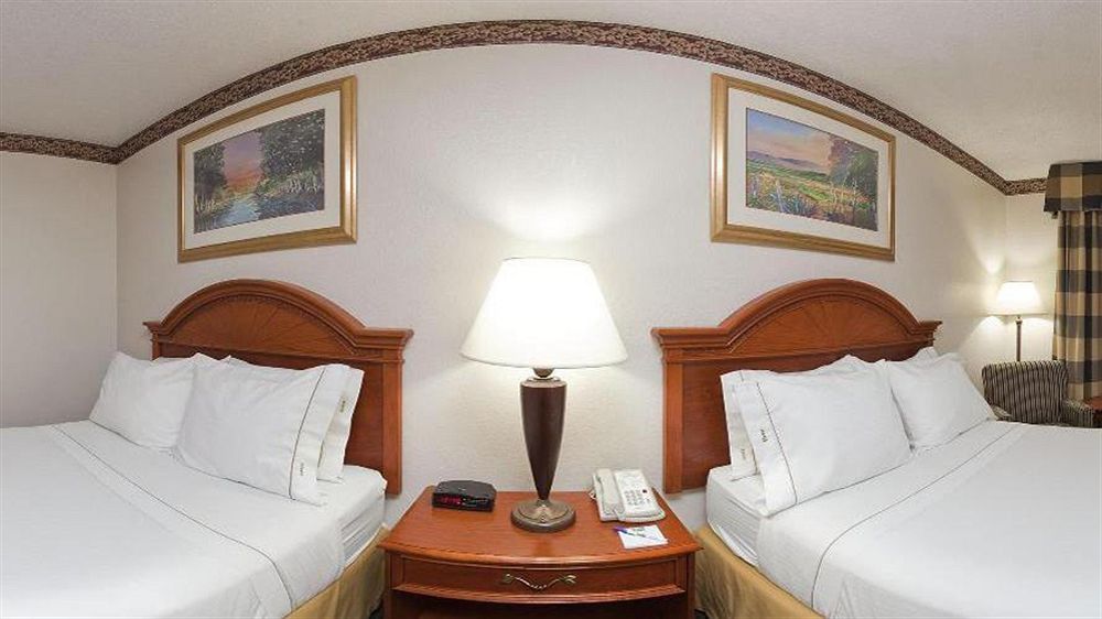 Holiday Inn Express & Suites Johnstown By Ihg Extérieur photo