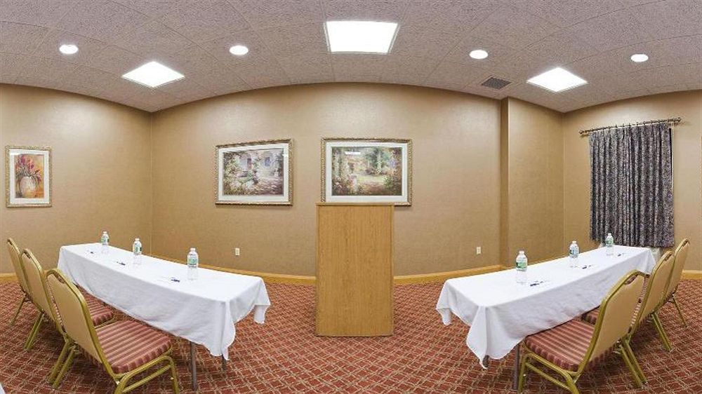Holiday Inn Express & Suites Johnstown By Ihg Extérieur photo