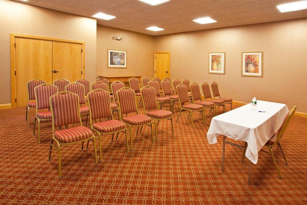 Holiday Inn Express & Suites Johnstown By Ihg Extérieur photo
