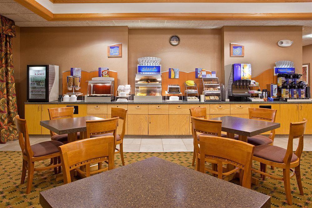 Holiday Inn Express & Suites Johnstown By Ihg Extérieur photo