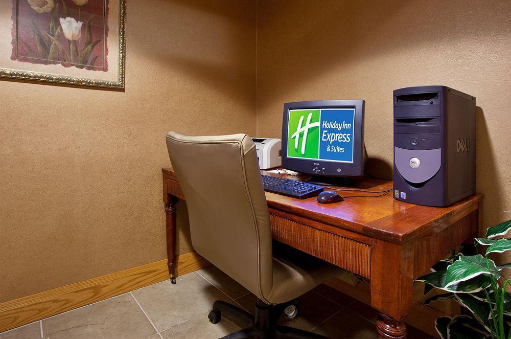 Holiday Inn Express & Suites Johnstown By Ihg Extérieur photo