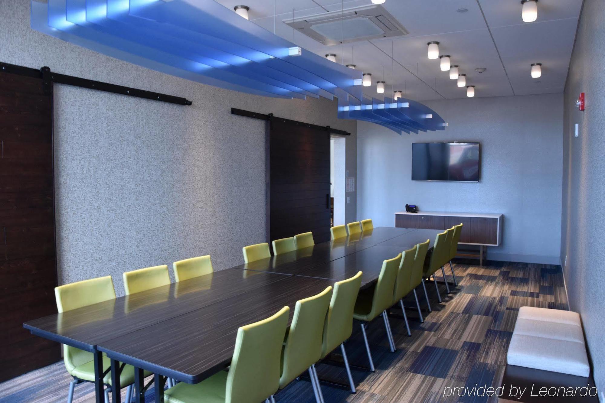 Holiday Inn Express & Suites Johnstown By Ihg Extérieur photo