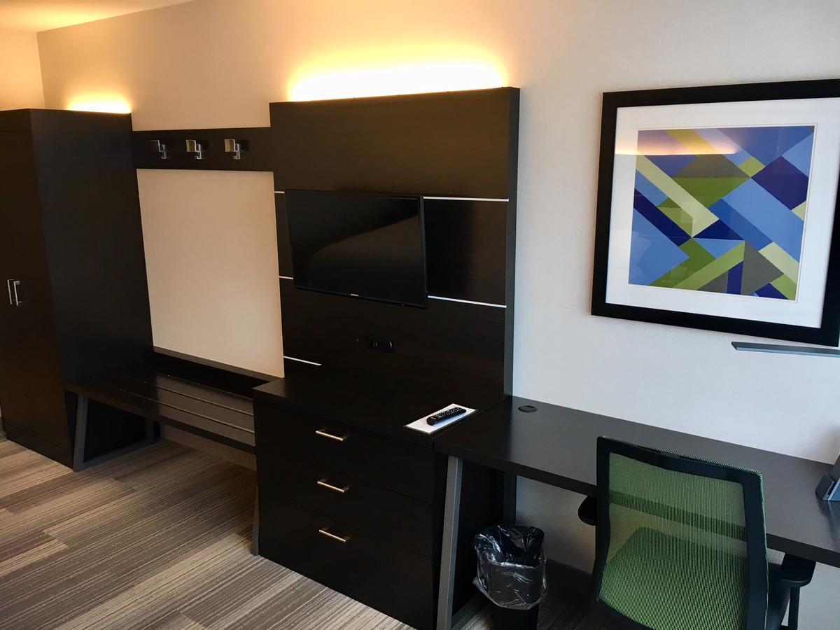 Holiday Inn Express & Suites Johnstown By Ihg Extérieur photo