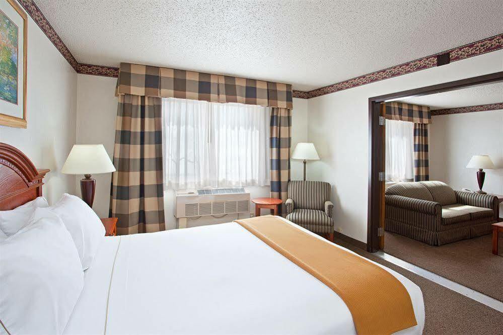 Holiday Inn Express & Suites Johnstown By Ihg Extérieur photo
