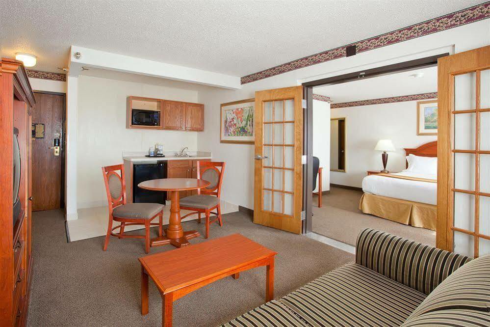 Holiday Inn Express & Suites Johnstown By Ihg Extérieur photo