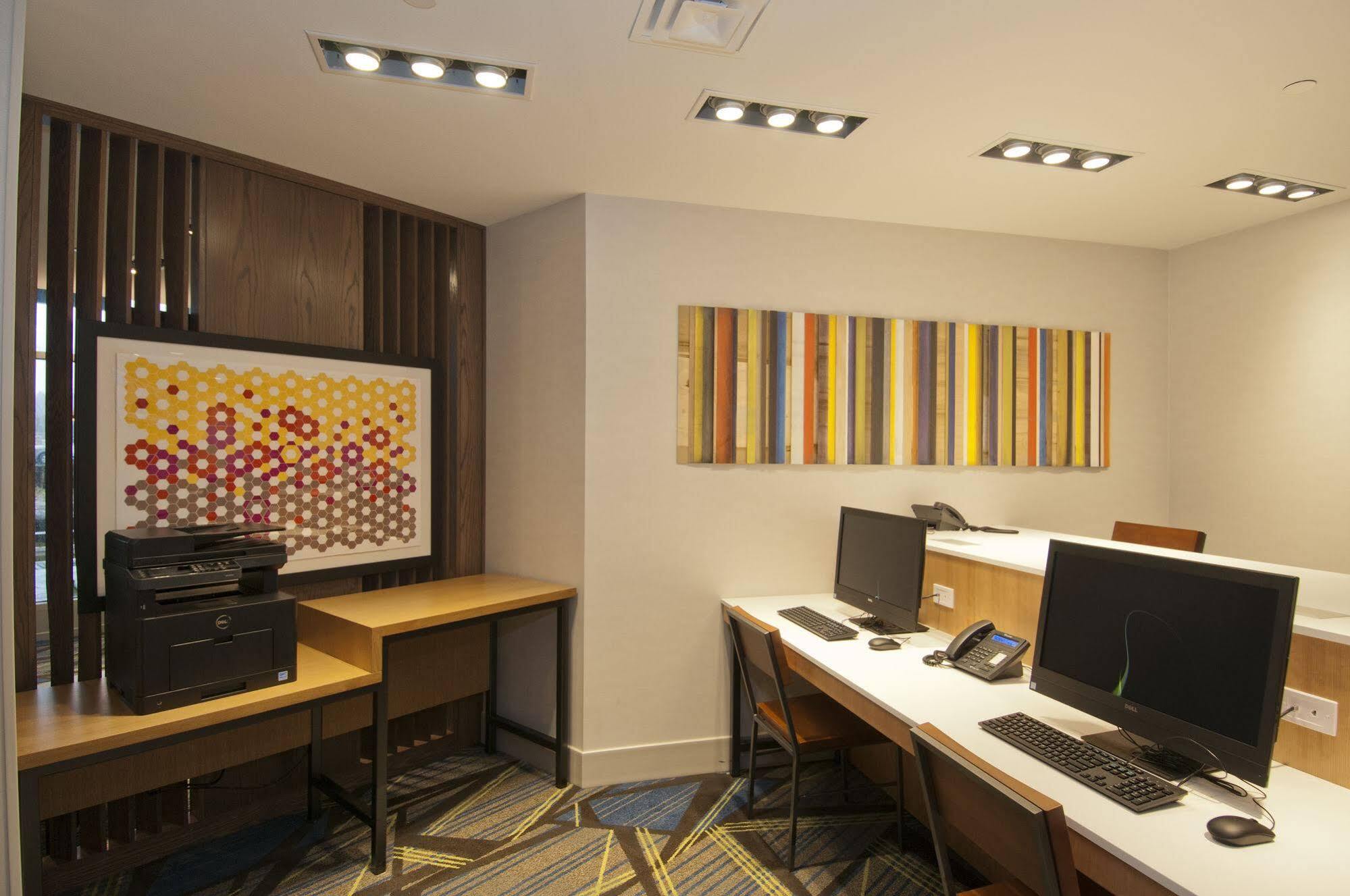 Holiday Inn Express & Suites Johnstown By Ihg Extérieur photo