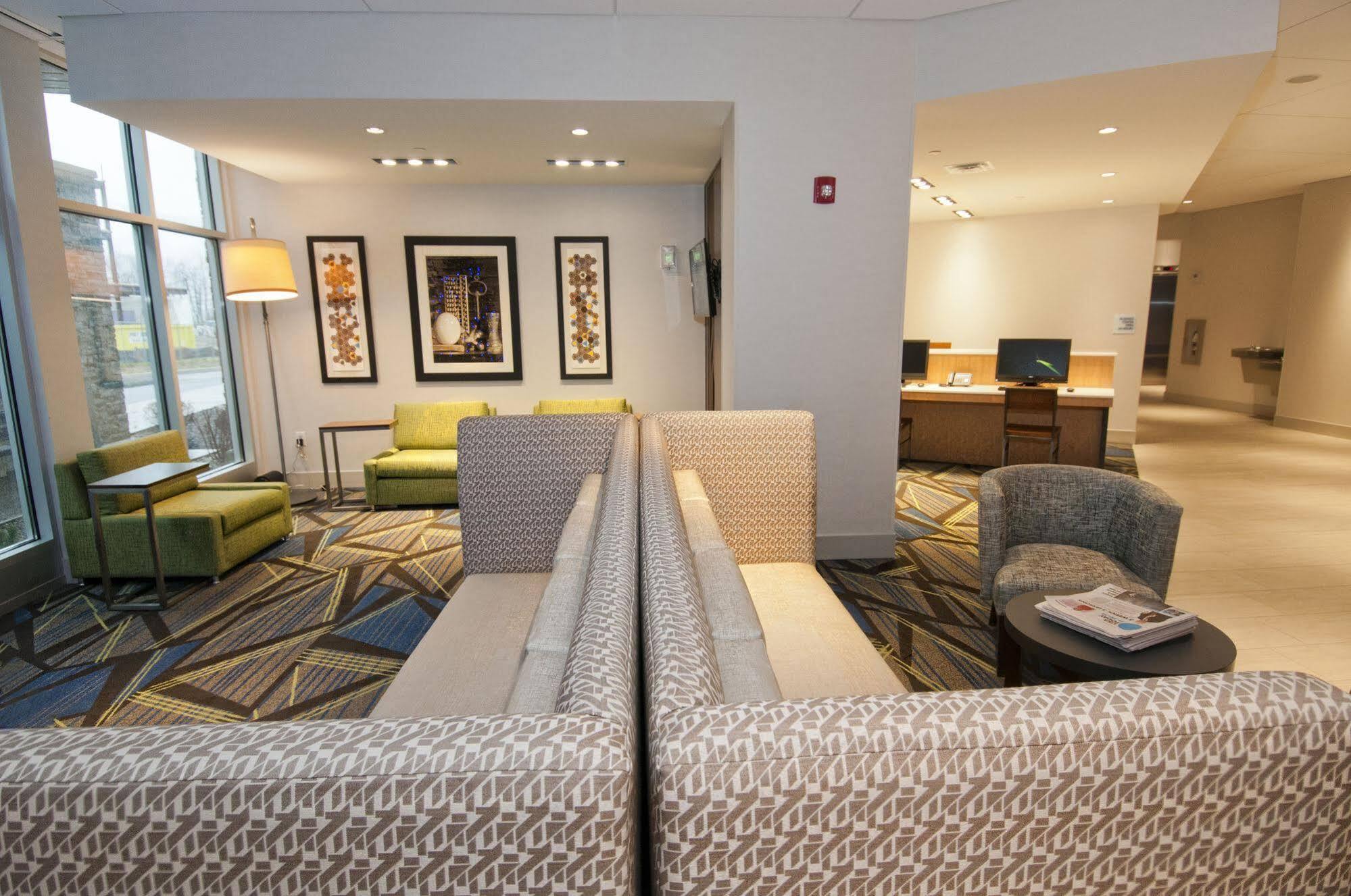 Holiday Inn Express & Suites Johnstown By Ihg Extérieur photo