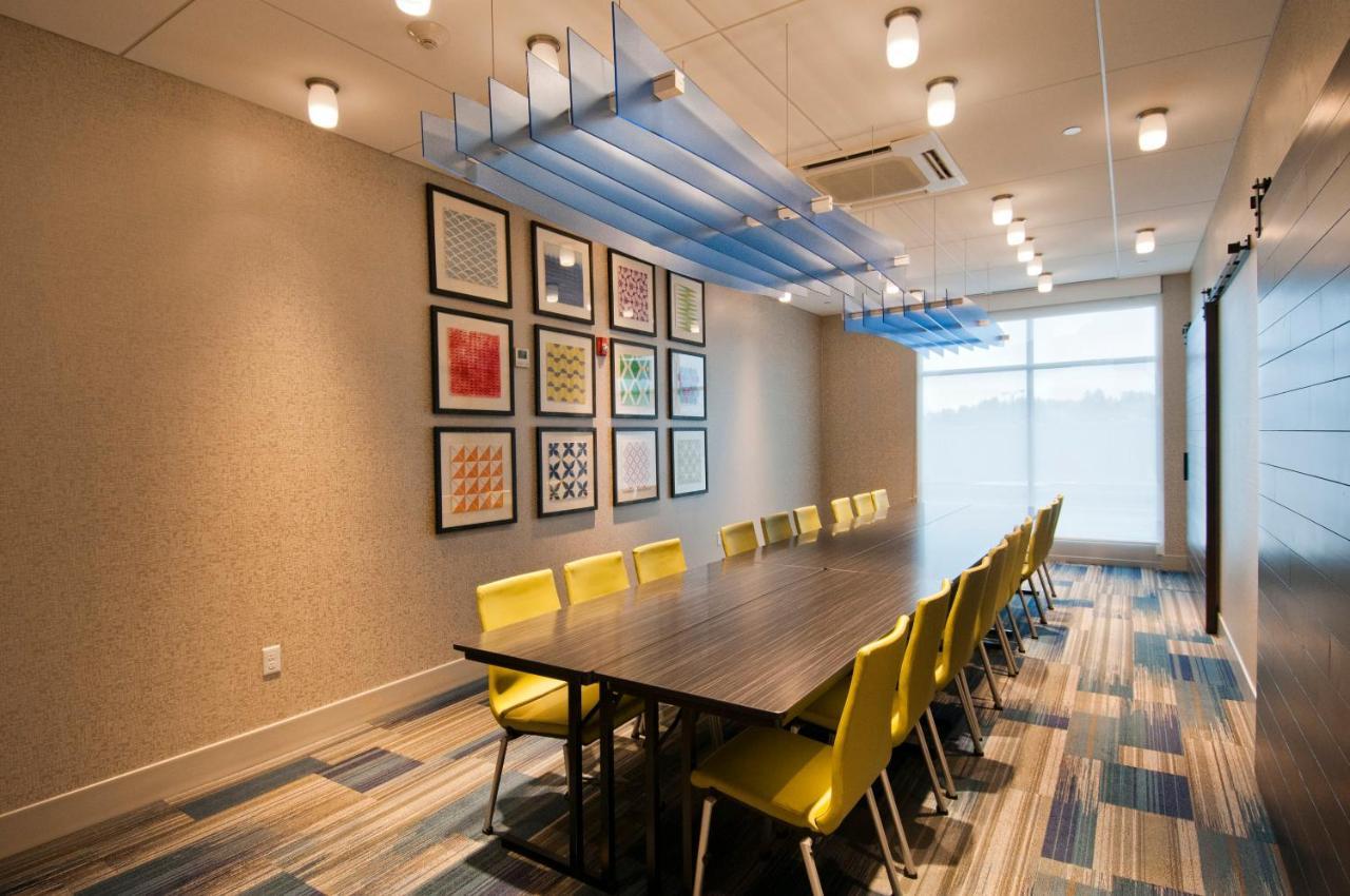 Holiday Inn Express & Suites Johnstown By Ihg Extérieur photo