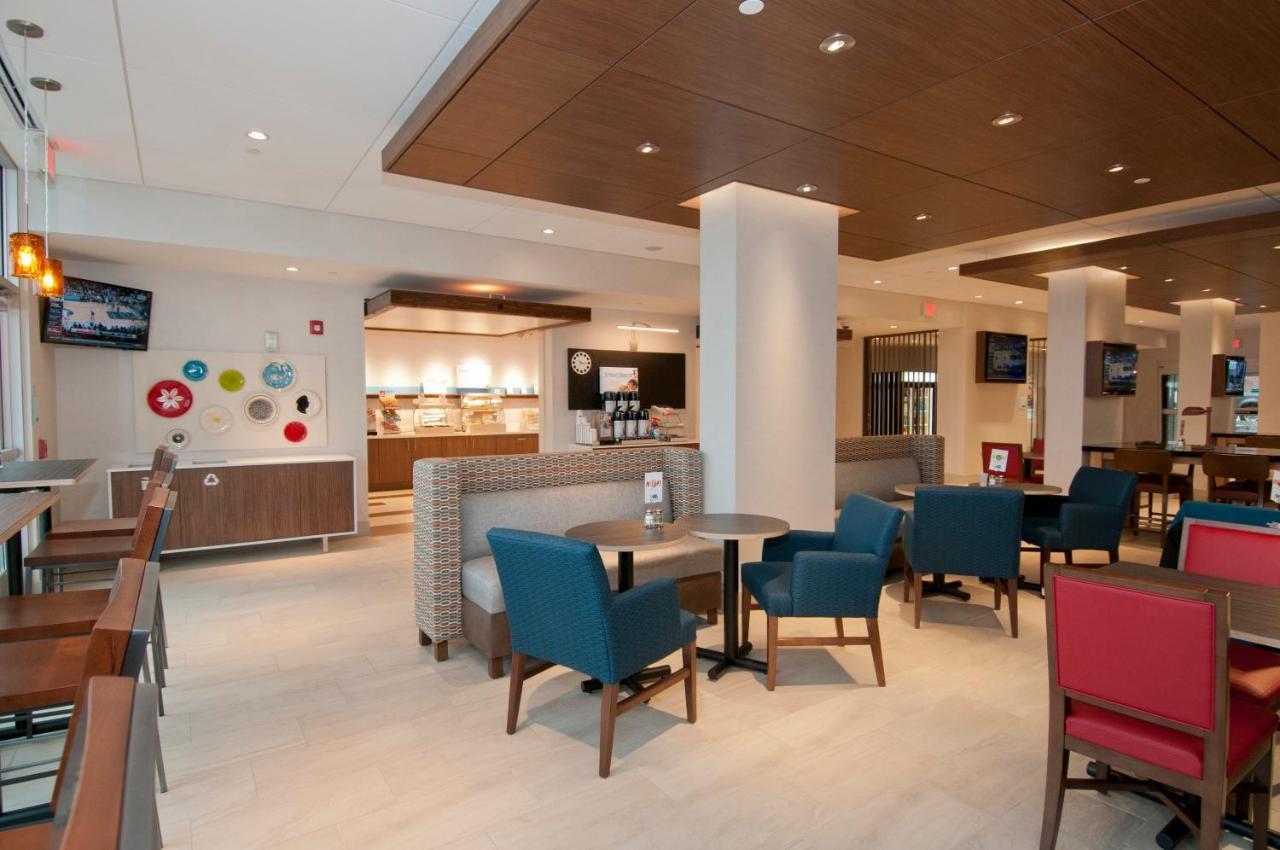 Holiday Inn Express & Suites Johnstown By Ihg Extérieur photo