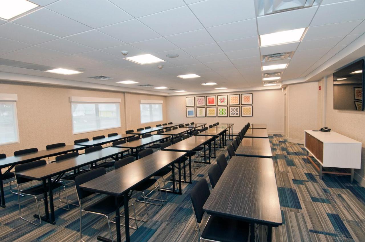 Holiday Inn Express & Suites Johnstown By Ihg Extérieur photo