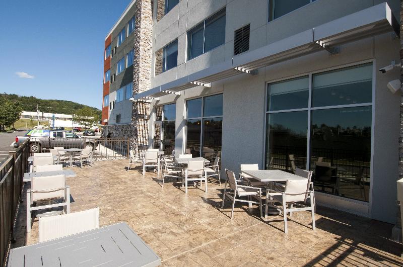 Holiday Inn Express & Suites Johnstown By Ihg Extérieur photo